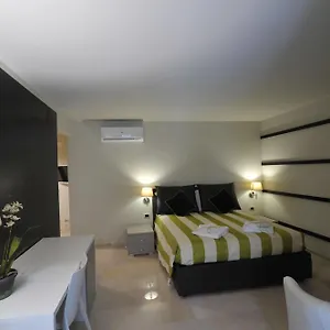 Gatto Bianco House 2*, Bari Italia
